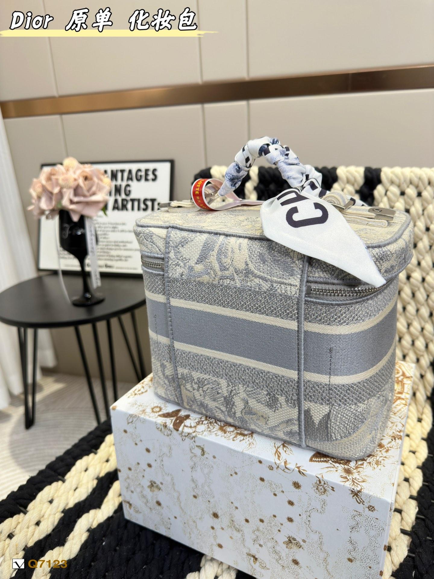 Replica Dior Bag 23*19CM