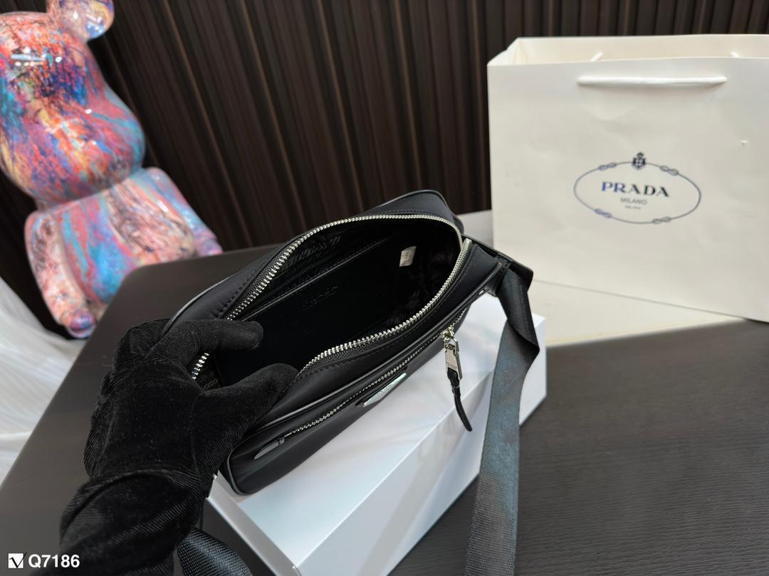 Replica Prada Bag 23*13CM