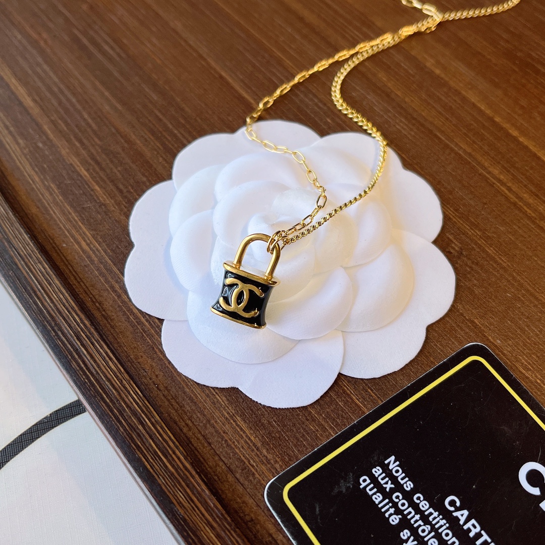 Replica CHANEL Necklace