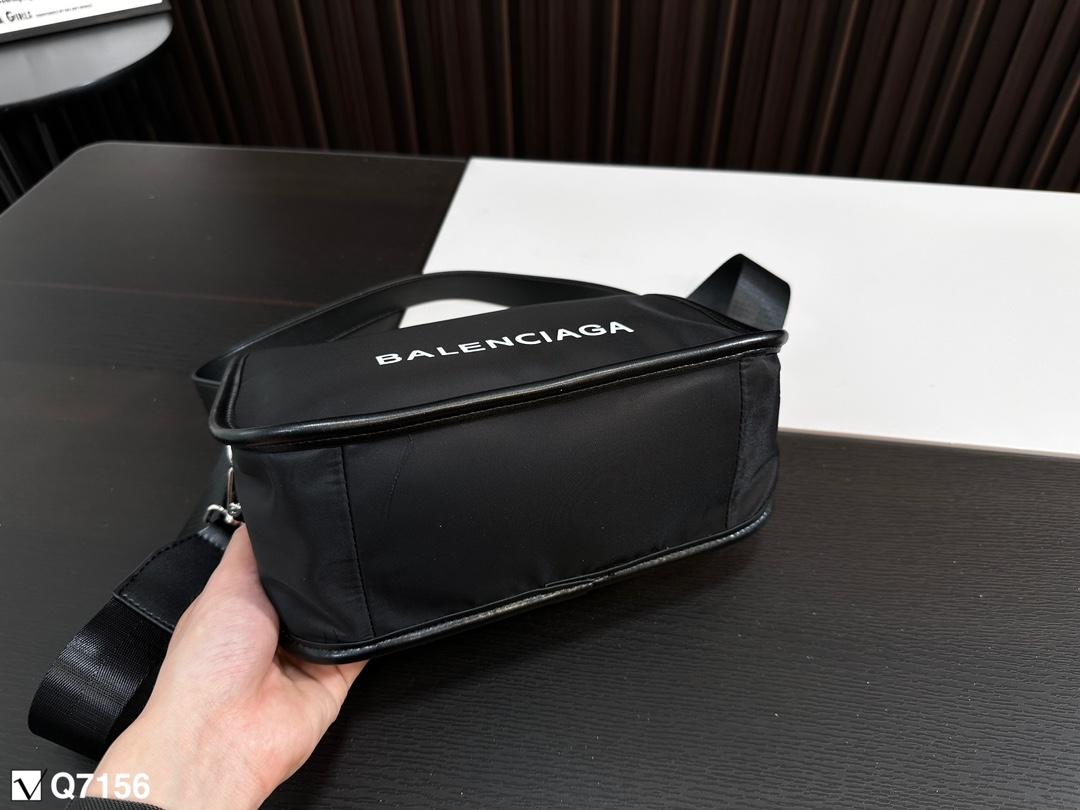 Replica Balenciaga Bag 26*18CM
