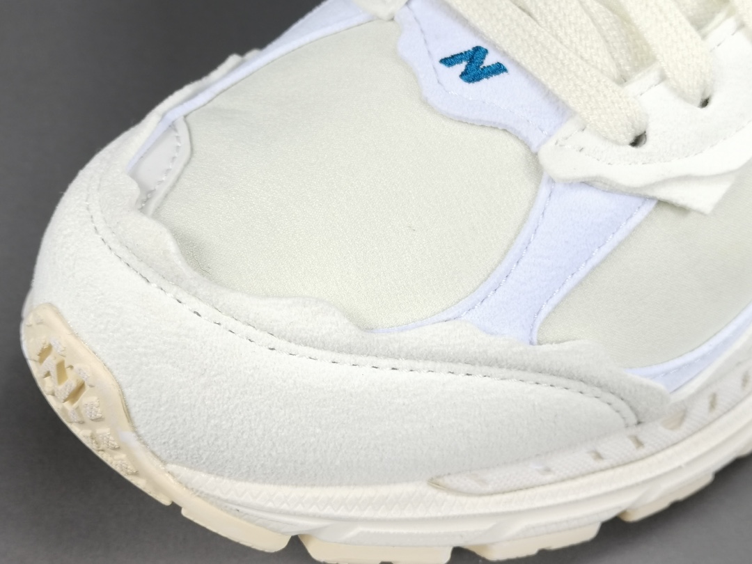 Replica New Balance Shoe New Balance 2002R Reflned FutureML2002RDC