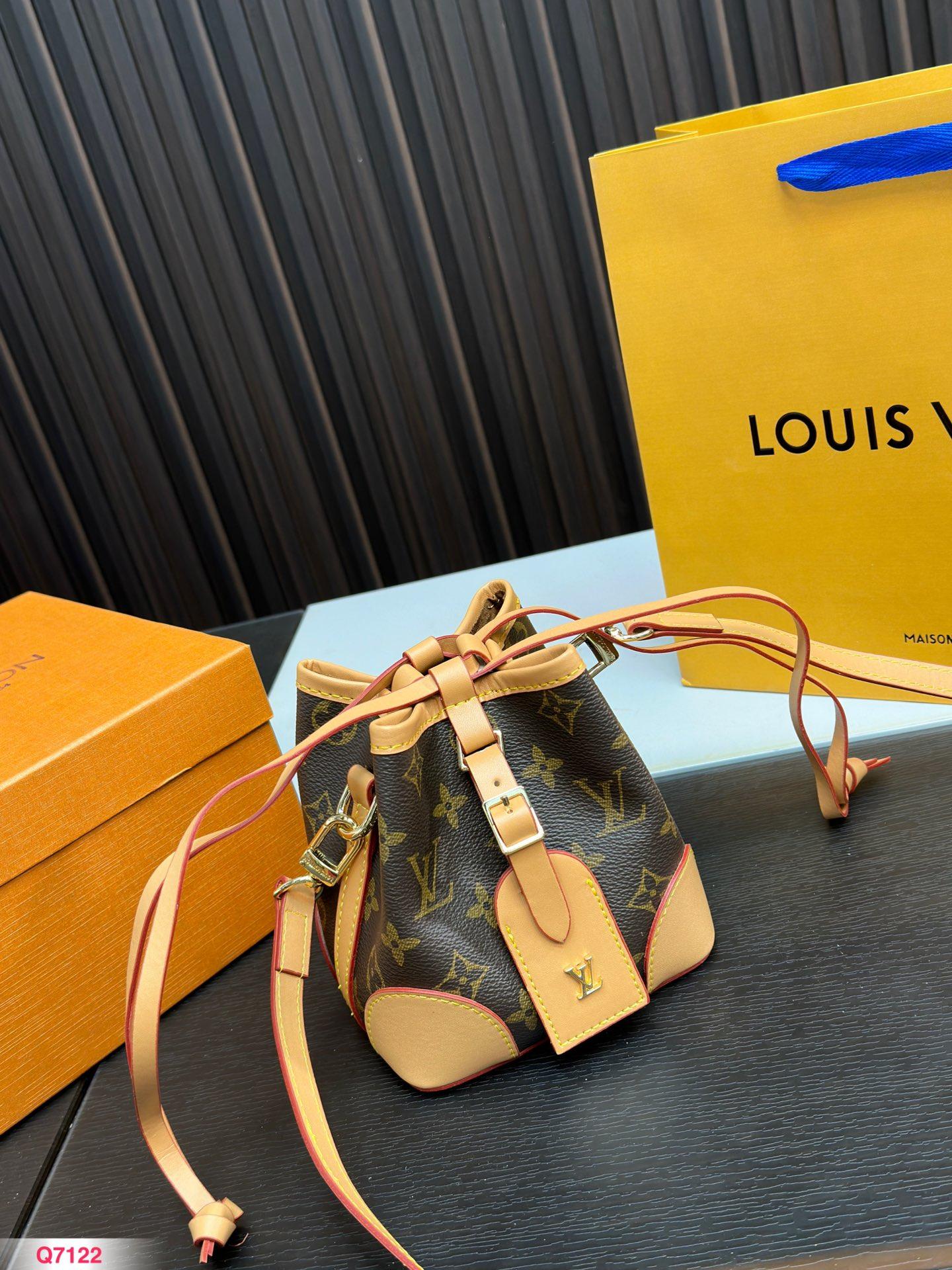 Replica Louis Vuitton Bag 13*14CM