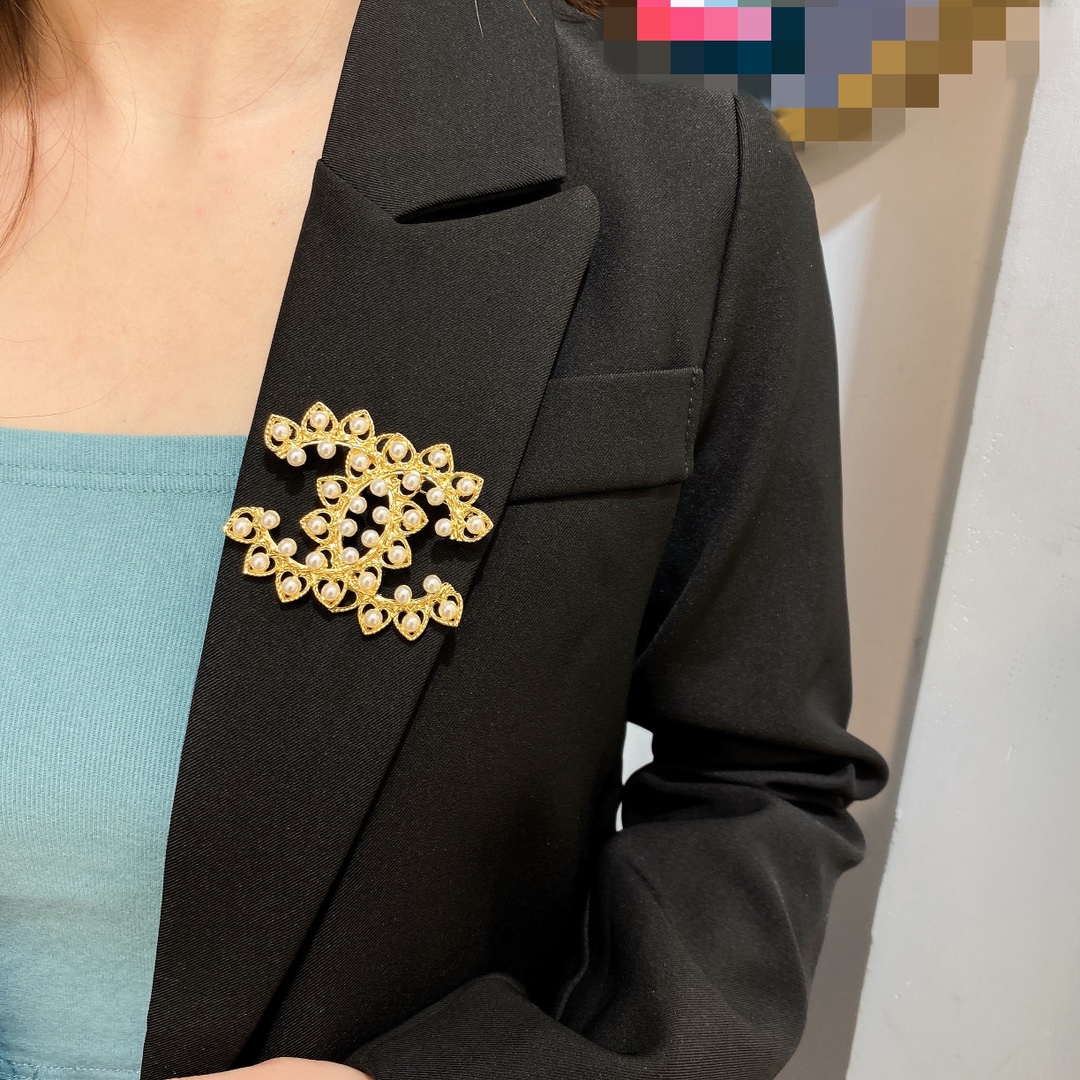 Replica CHANEL Brooch