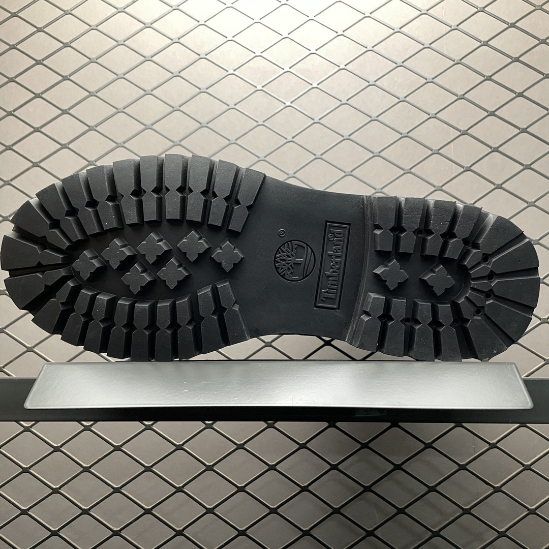 Replica LV Shoe  Louis Vuitton x Timberland LV b