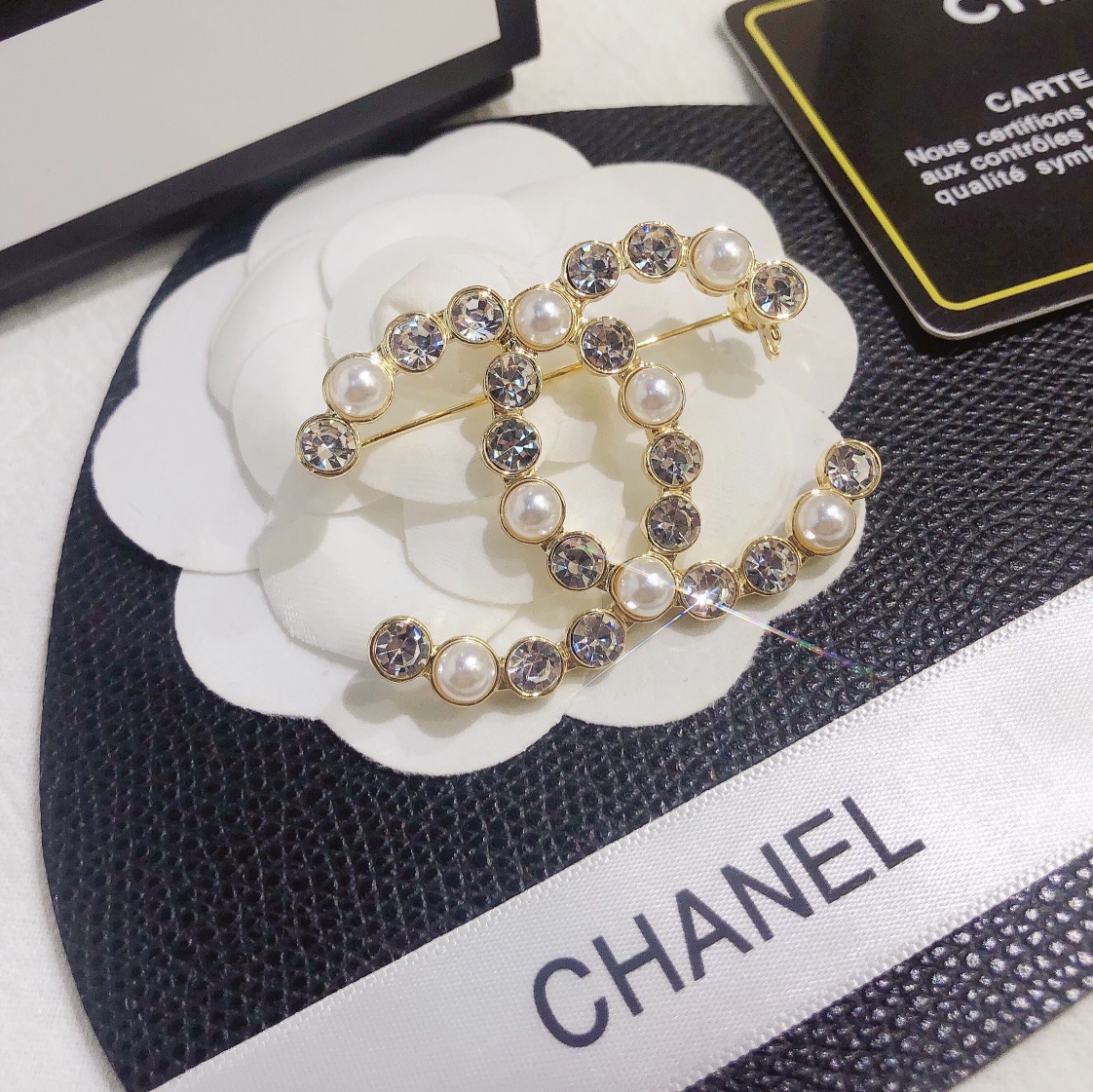 Replica CHANEL Brooch