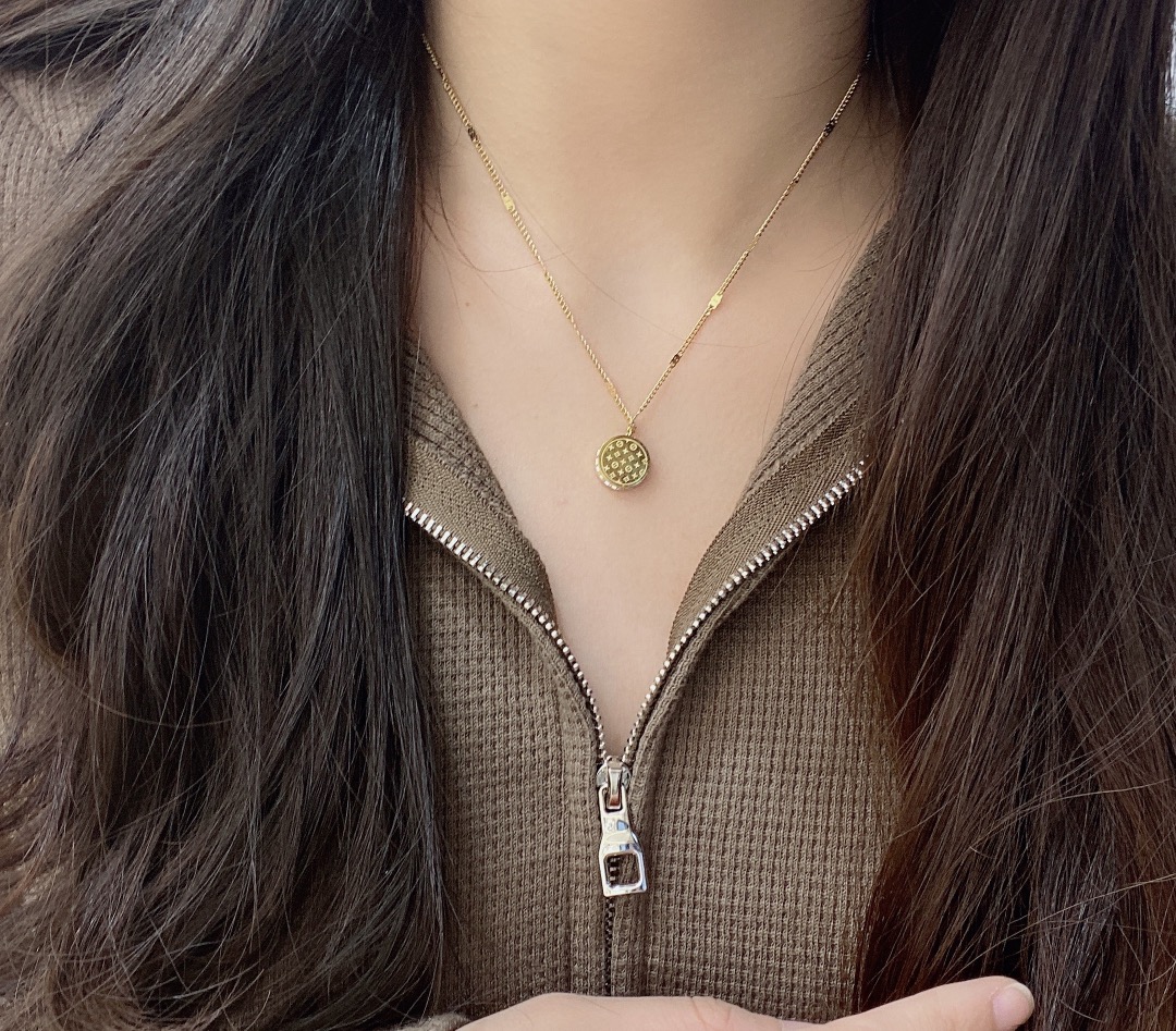 Replica LOUIS VUITTON Necklace