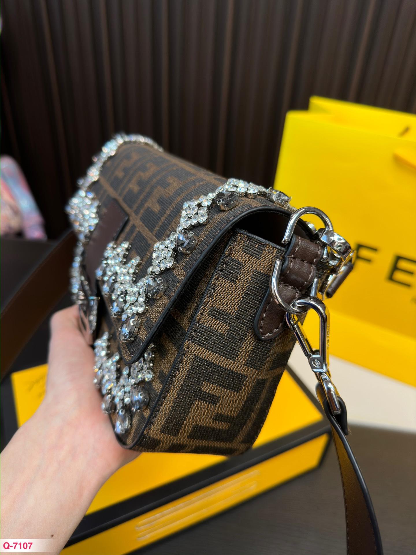 Replica Fendi Bag 15*25CM