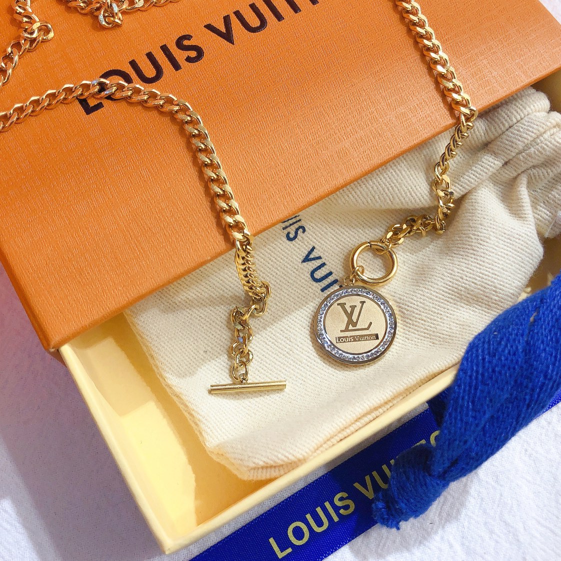 Replica LOUIS VUITTON Necklace