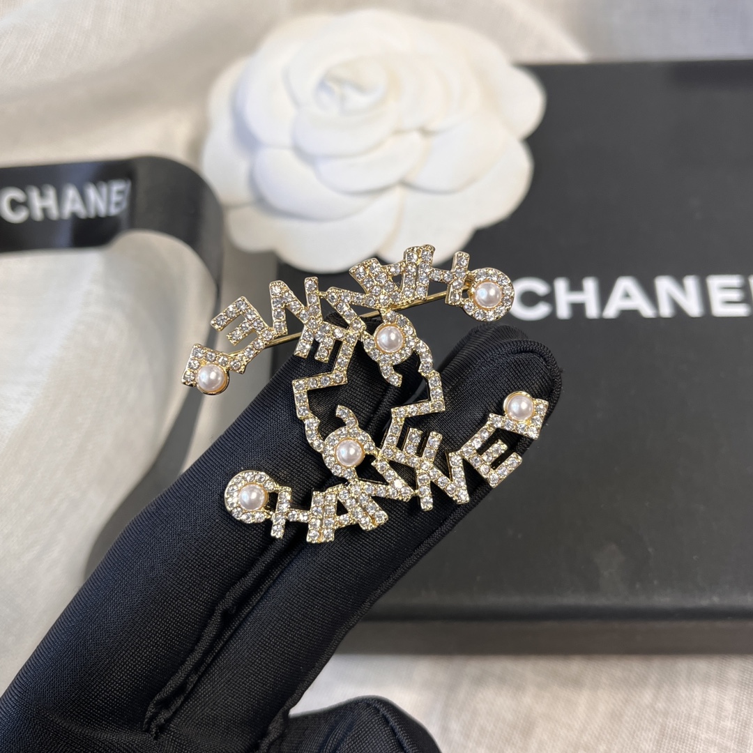 Replica CHANEL Brooch