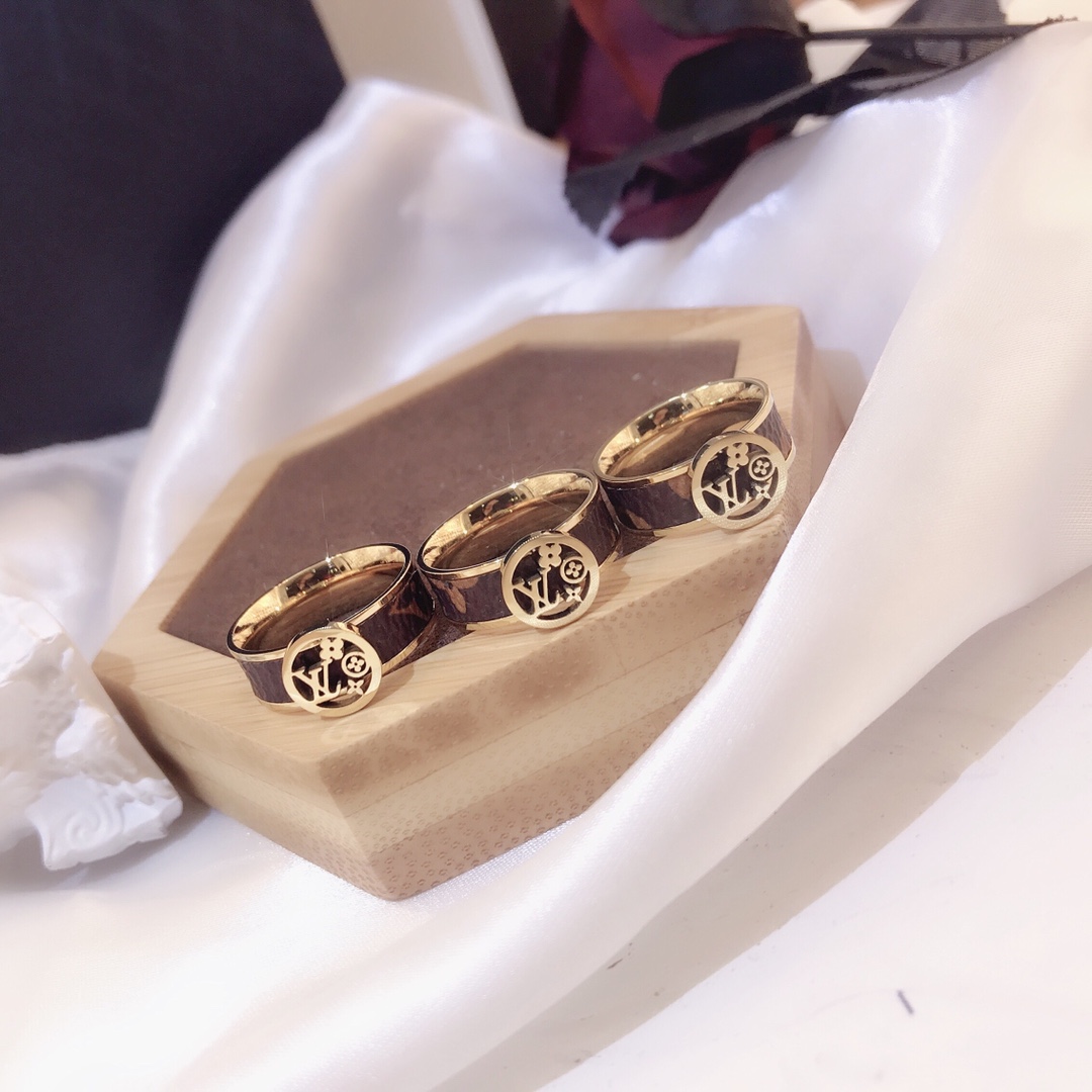 Replica LOUIS VUITTON Ring