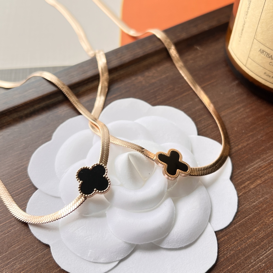 Replica VanCleef Arpels Necklace