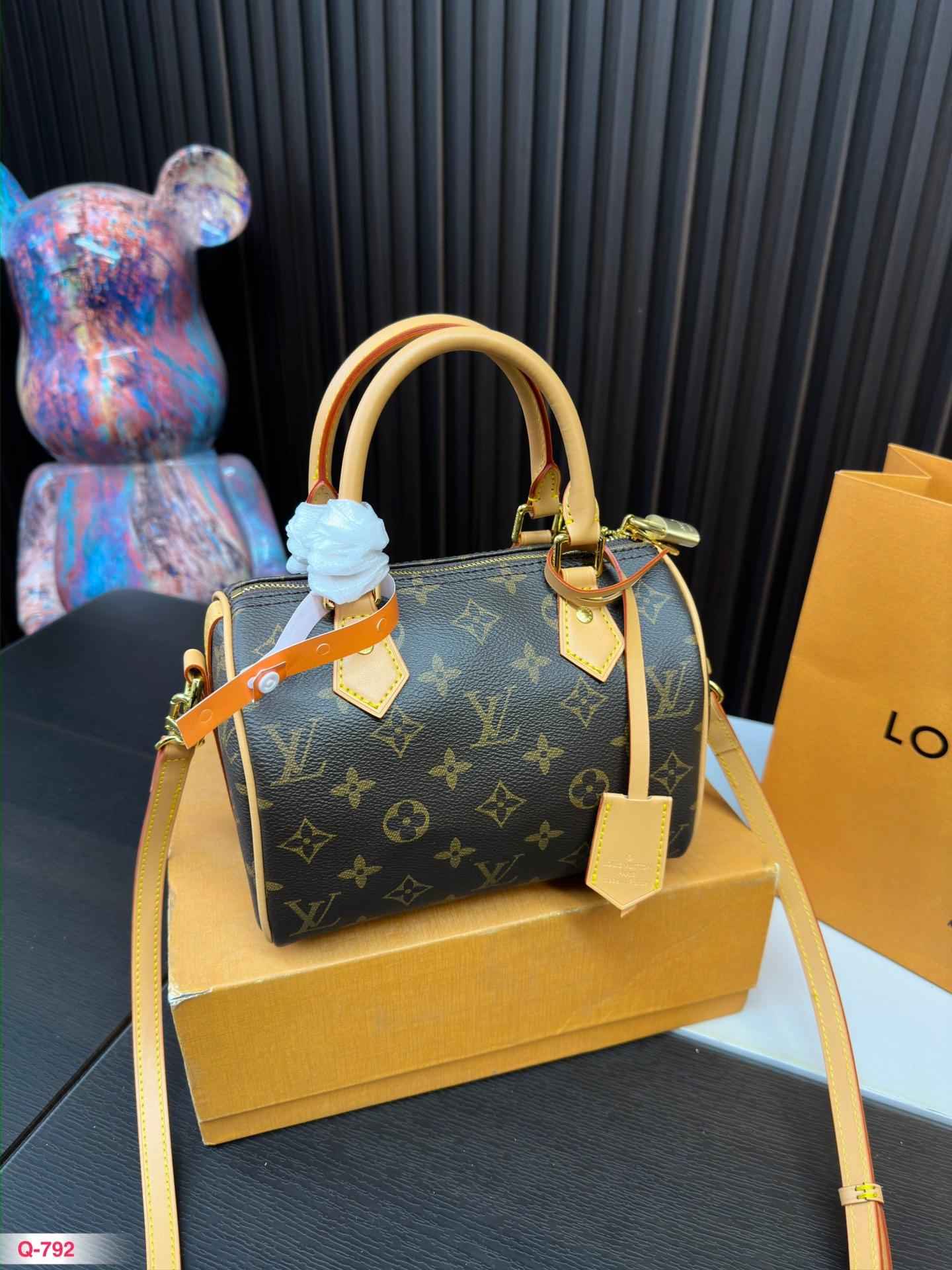 Replica Louis Vuitton Bag 15*20CM