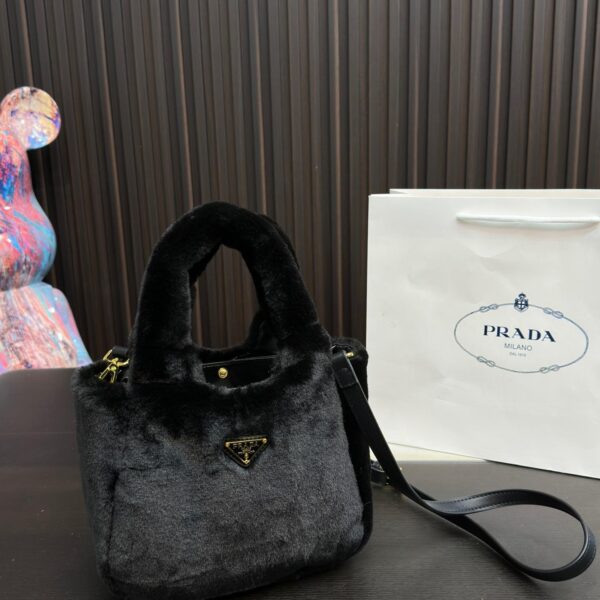 Replica Prada Bag 20*16CM