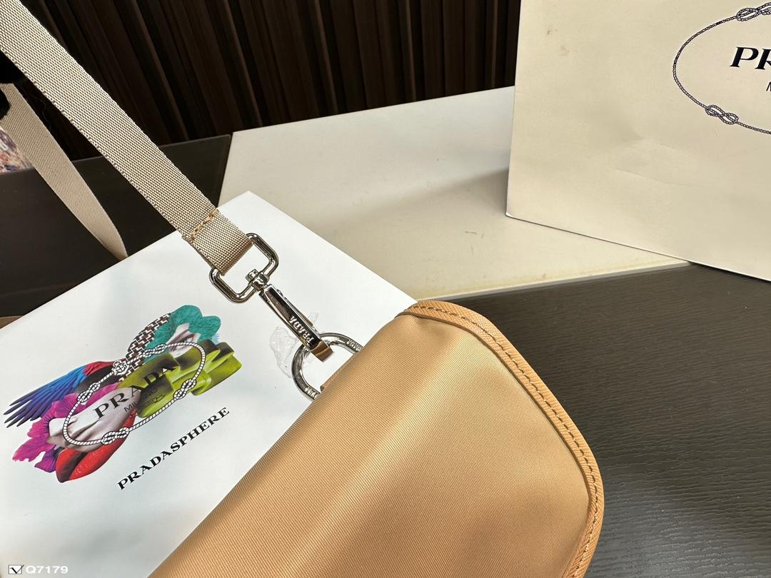 Replica Prada Bag 15*19CM