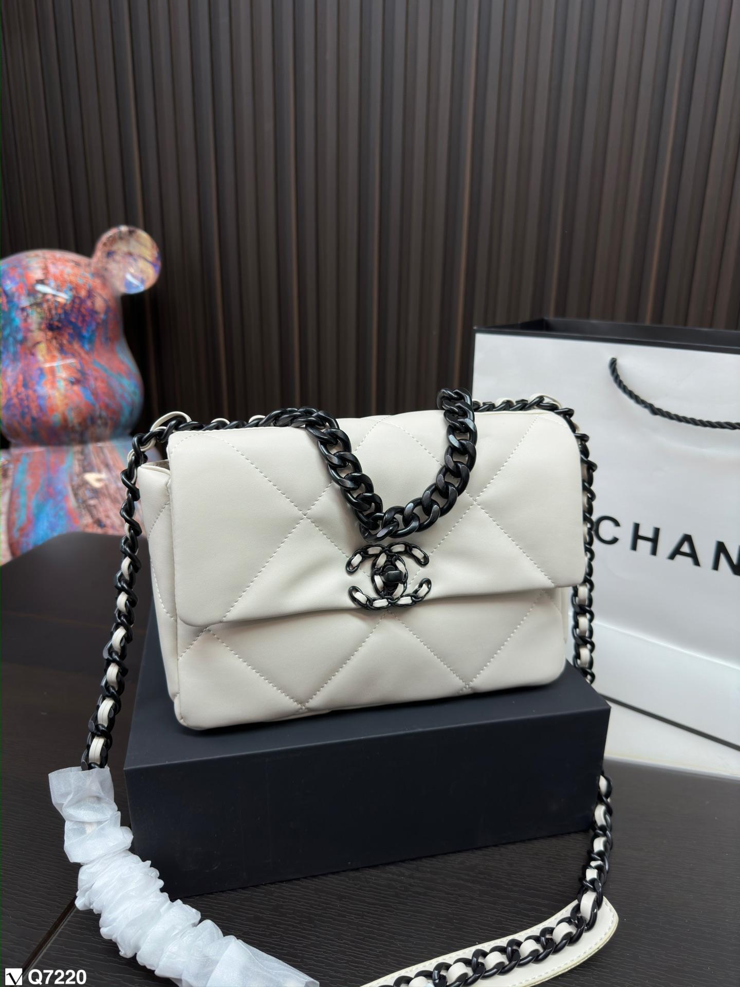 Replica Chanel Bag 17*25CM