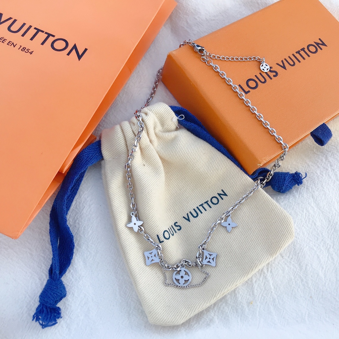 Replica LOUIS VUITTON Necklace