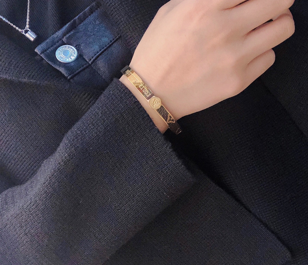 Replica LOUIS VUITTON Bangle