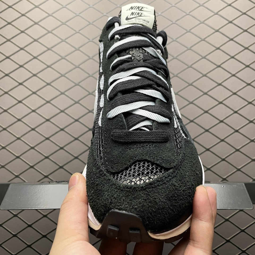 Replica Nike Shoe Sacai x Nike Vaporwaffle 3.0Black And White CV1363-00136-48