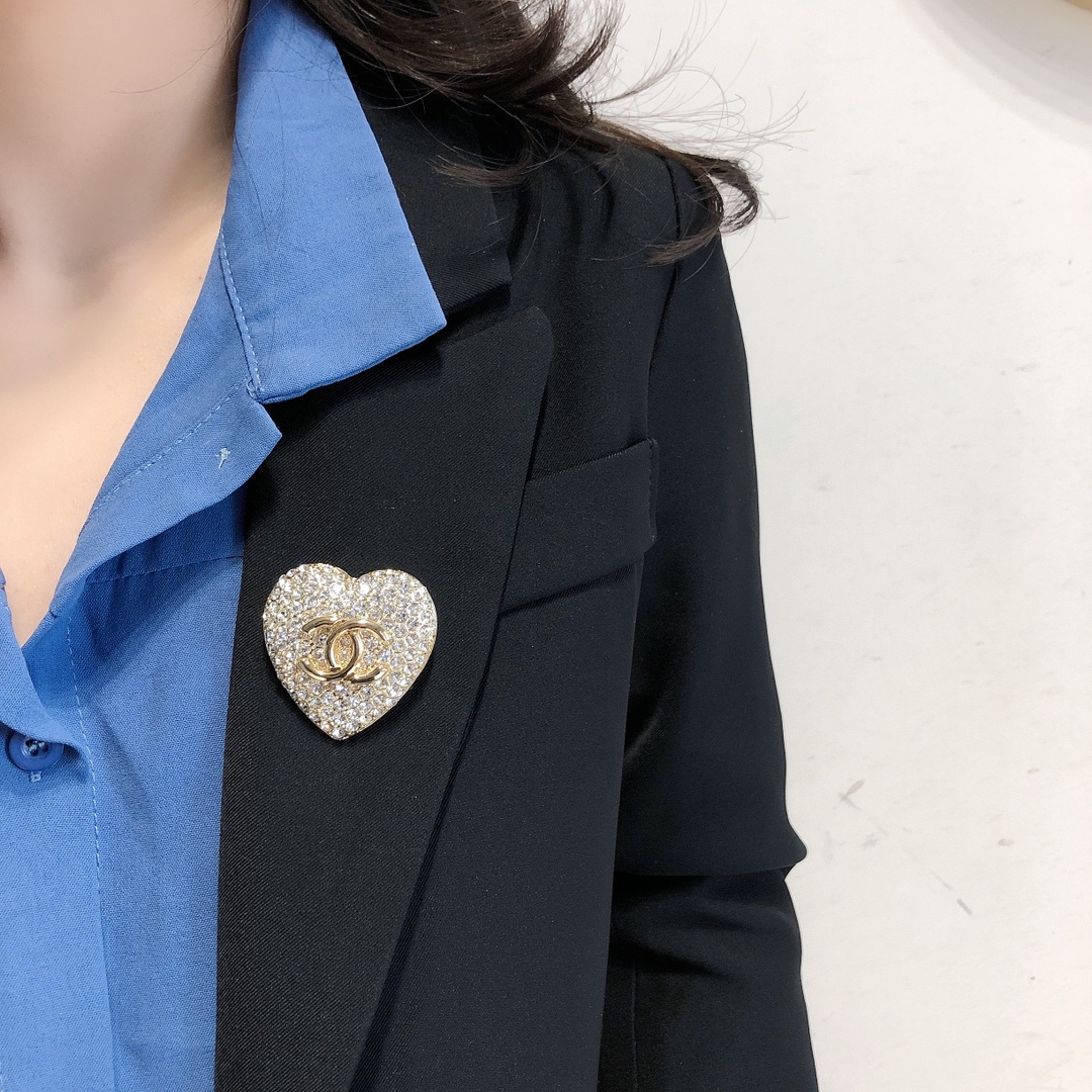 Replica CHANEL Brooch