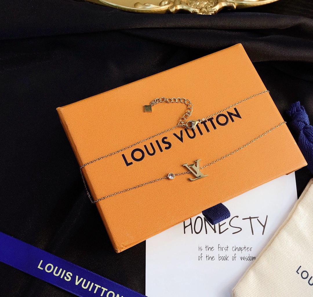 Replica LOUIS VUITTON Necklace