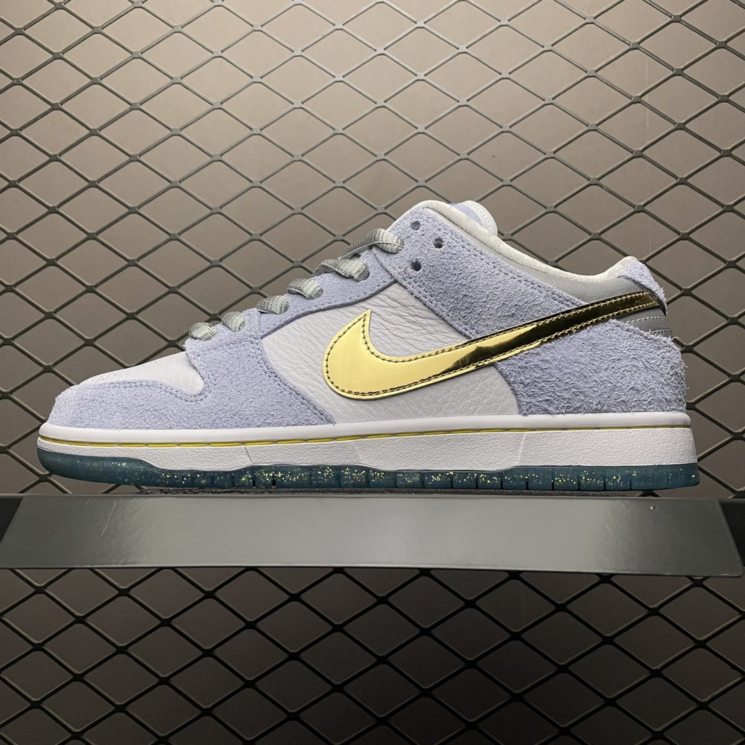 Replica Nike Dunk SB Shoe Sean Cliver  Nike SB Dunk Low Pro QS Holiday Special _01810
