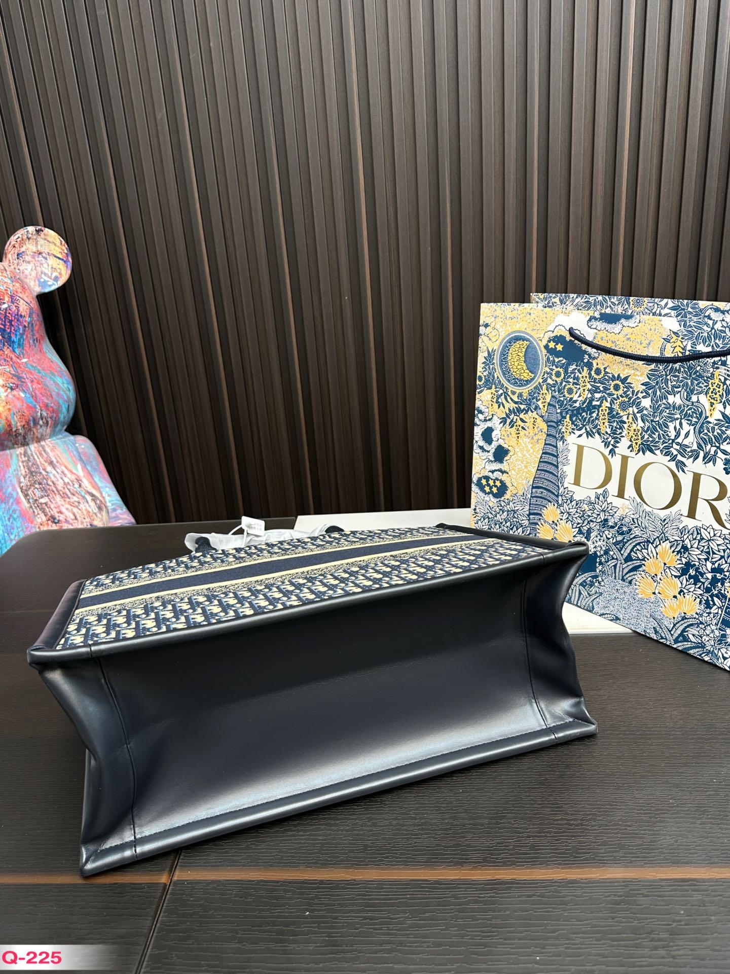 Replica Dior Bag  25*20CM/35*27CM/38*30CM