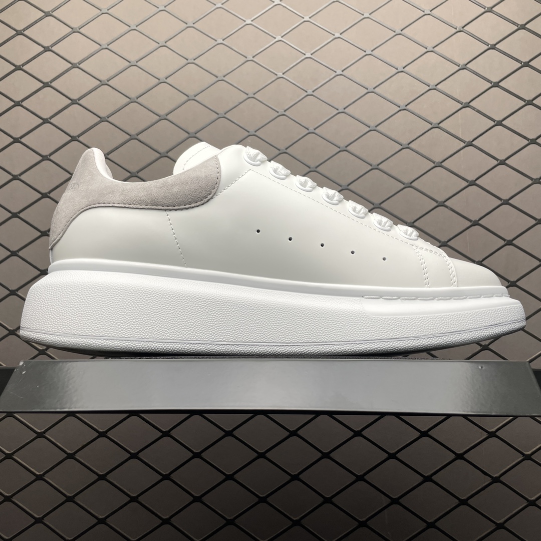 Replica Alexander McQueen Shoe Alexander McQueen size 35-45 with half size.c