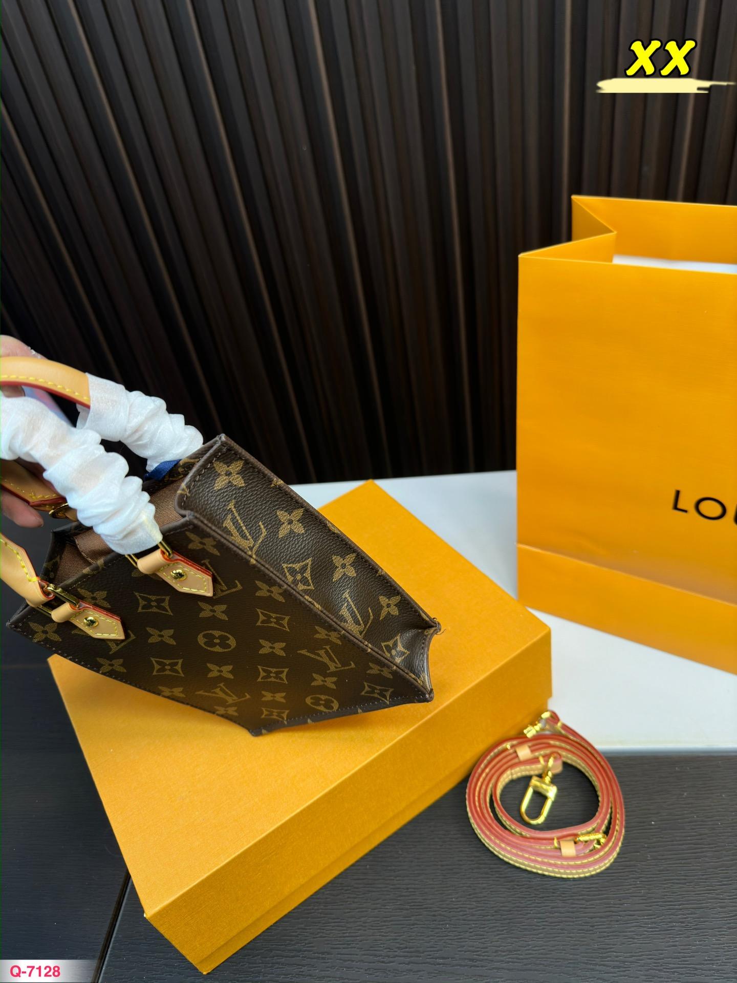 Replica Louis Vuitton Bag 14*18CM