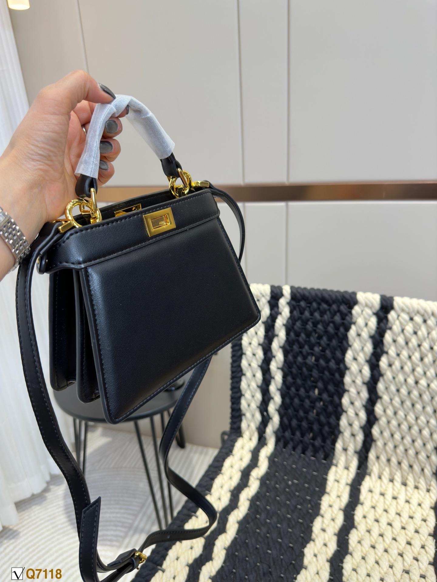 Replica Fendi Bag 20*15CM