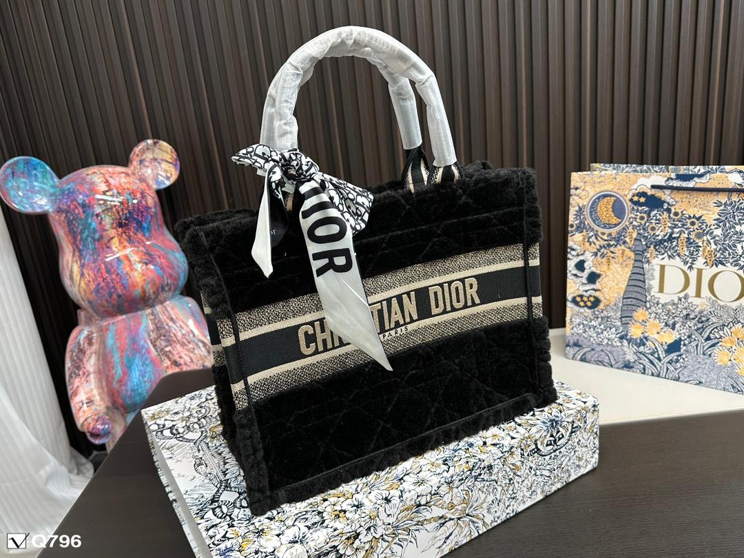 Replica Dior Bag   24*20CM/33*26CM/38*32CM