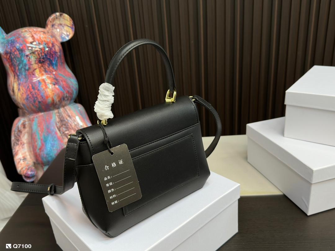Replica Dolce Gabbana Bag 22*17CM