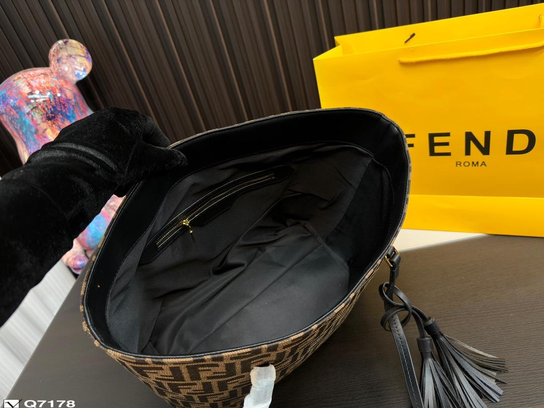 Replica Fendi Bag 26*23CM