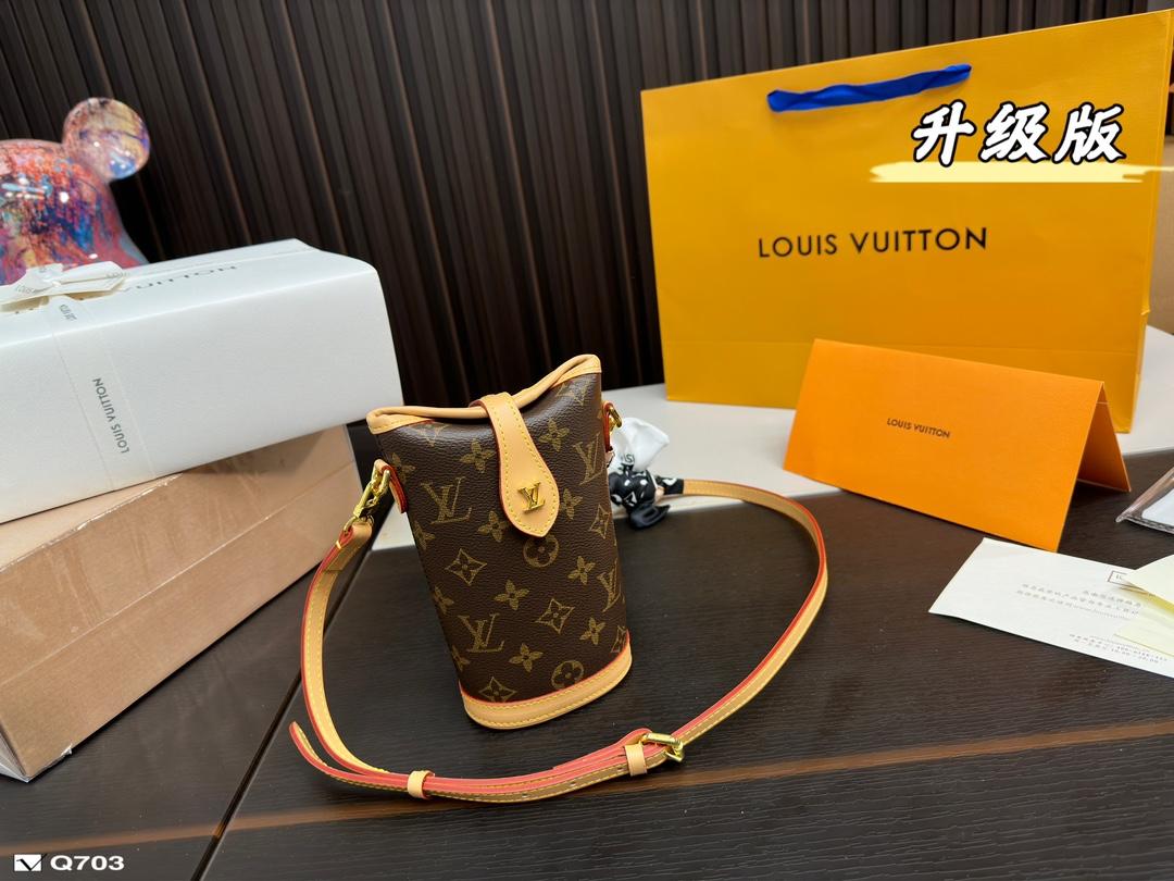 Replica Louis Vuitton Bag 6*14*18CM