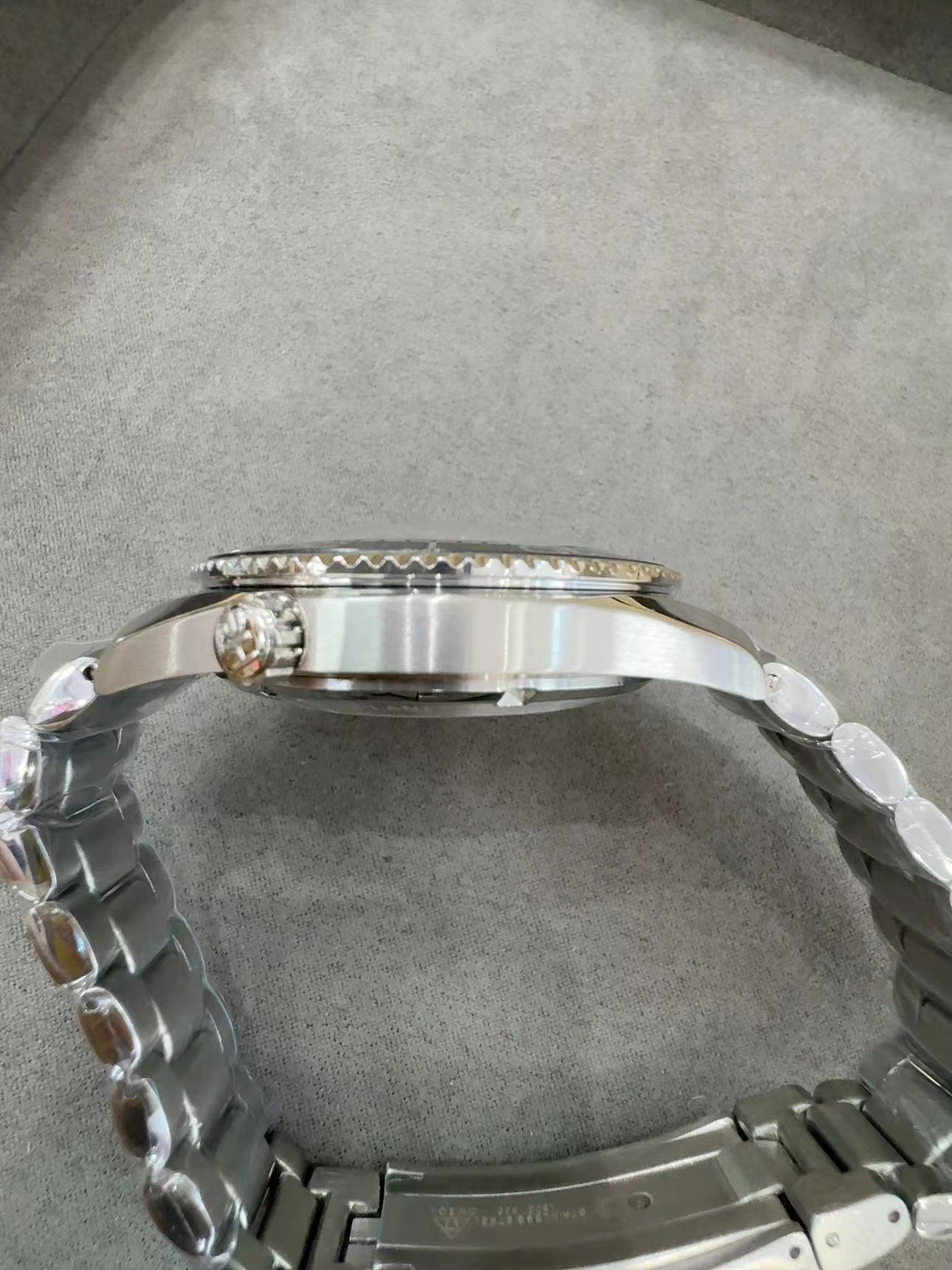 Replica Omega 904l Stainless Steel Automatic Machine Watch 44MM