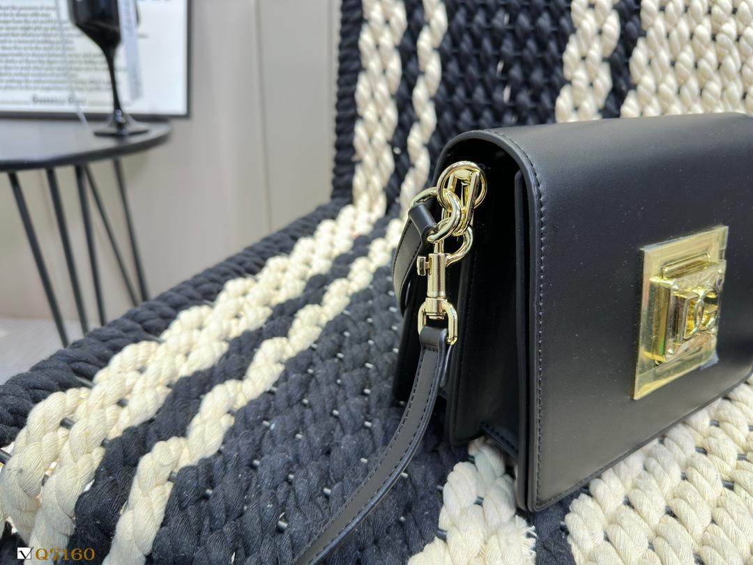 Replica Dolce Gabbana Bag  21.5*17CM