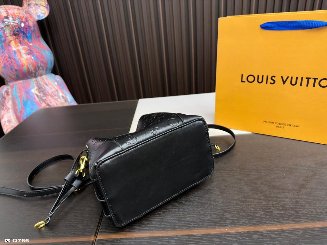 Replica Louis Vuitton Bag 20*18CM