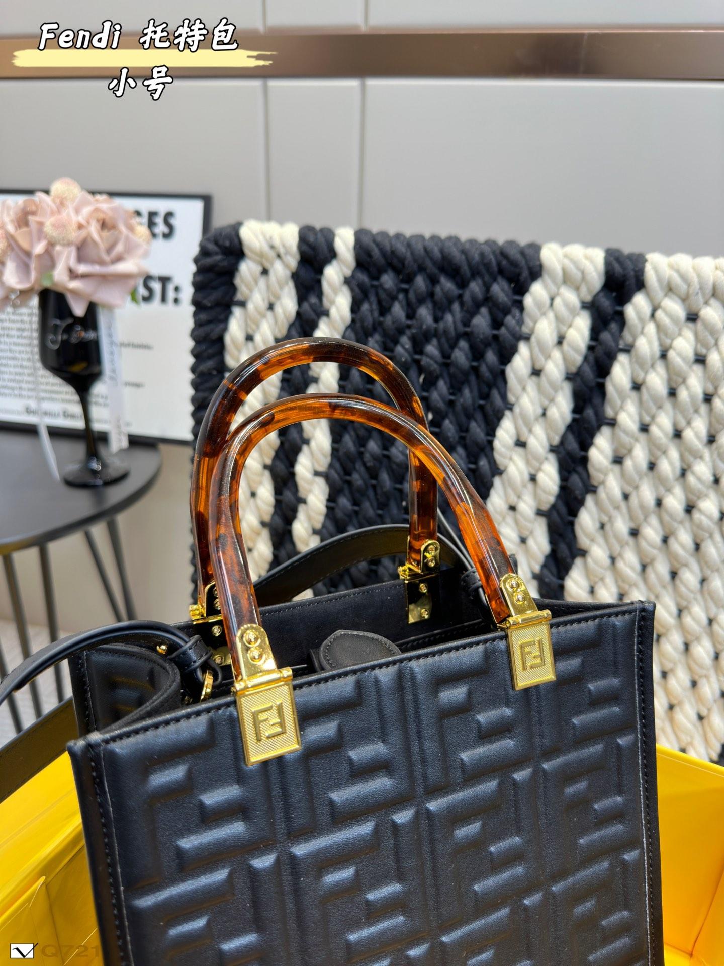 Replica Fendi Bag 23*22CM