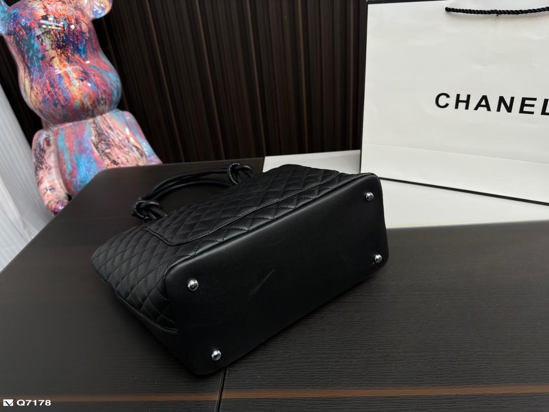 Replica Chanel Bag 28*24CM