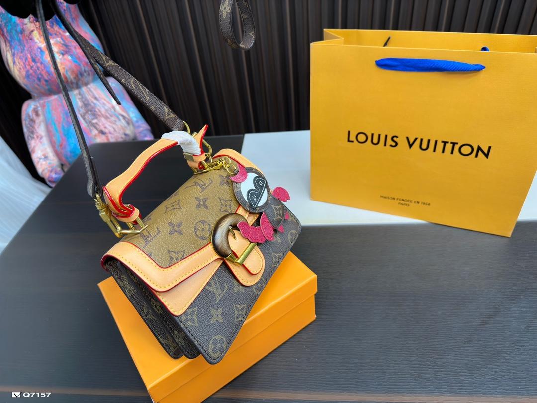 Replica Louis Vuitton Bag 13*19CM
