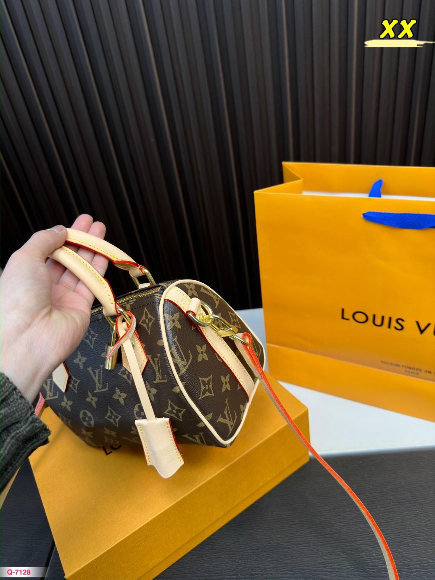 Replica Louis Vuitton Bag 14*20CM