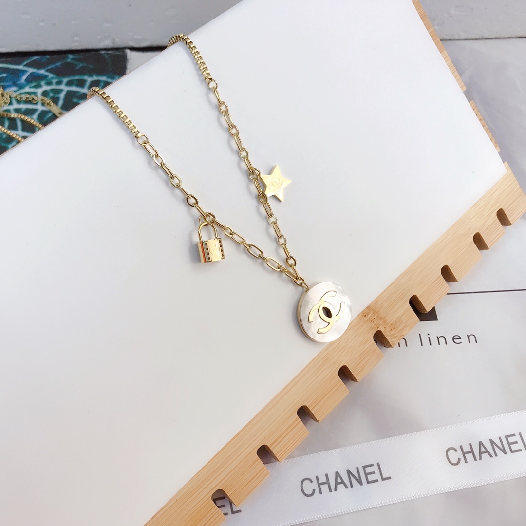 Replica CHANEL Necklace