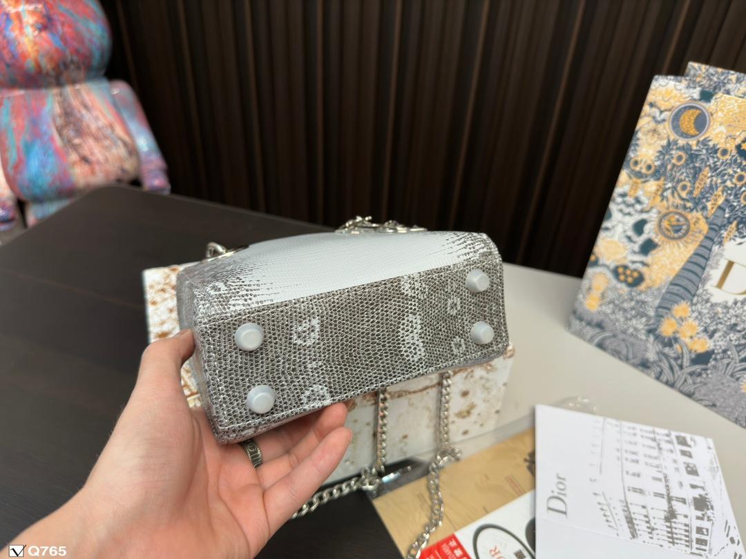 Replica Dior Bag  14*17*7CM