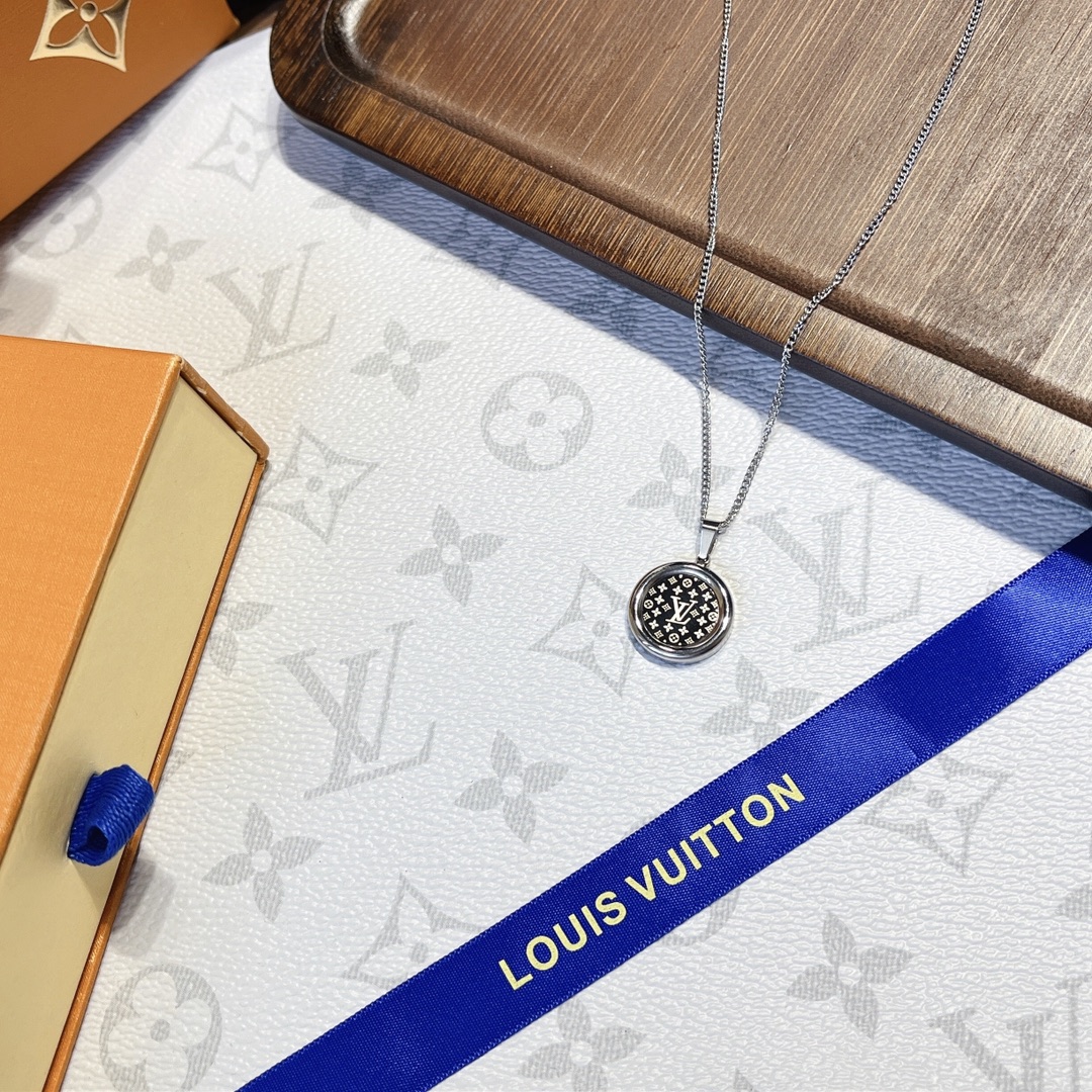 Replica LOUIS VUITTON Necklace