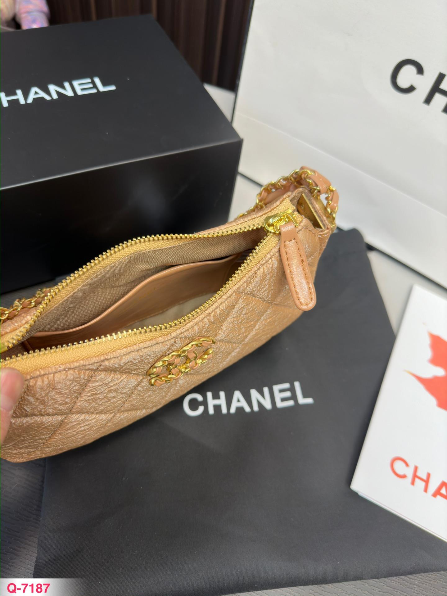 Replica Chanel Bag 13*23CM
