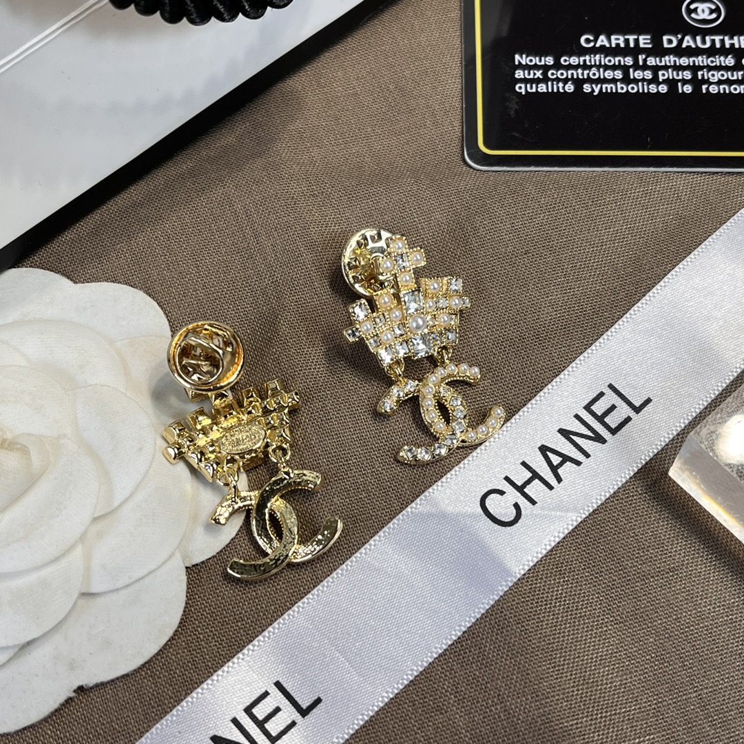 Replica CHANEL Brooch