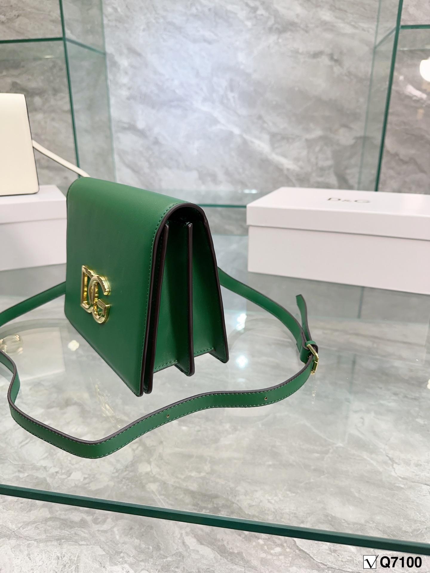 Replica Dolce Gabbana Bag  22*18CM