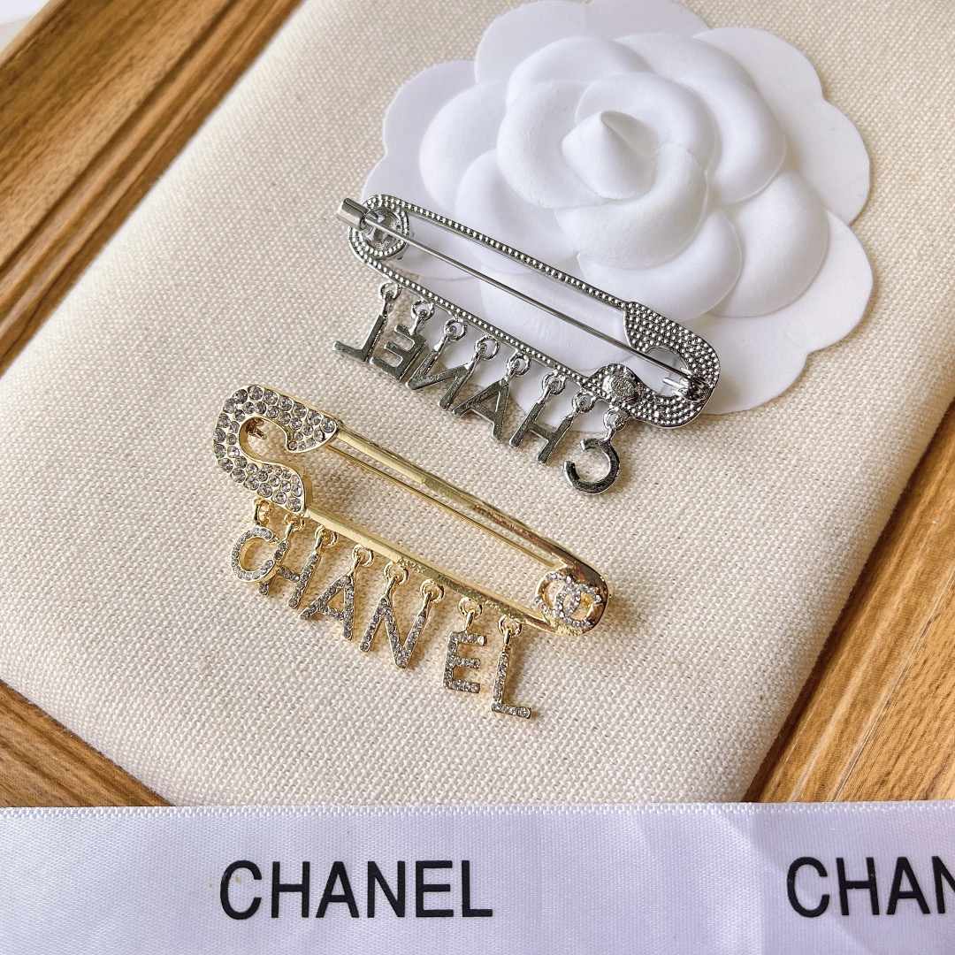 Replica CHANEL Brooch