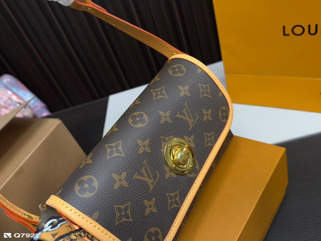 Replica Louis Vuitton Bag 13*22CM