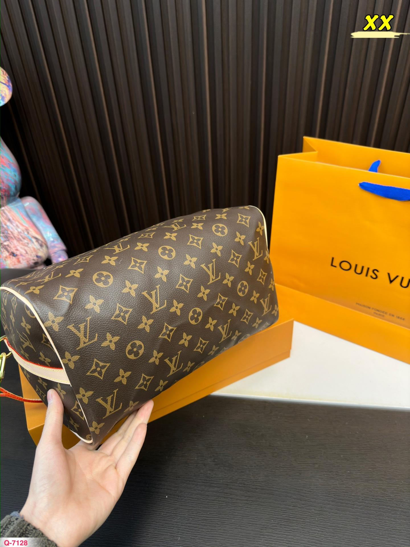 Replica Louis Vuitton Bag 30*21CM