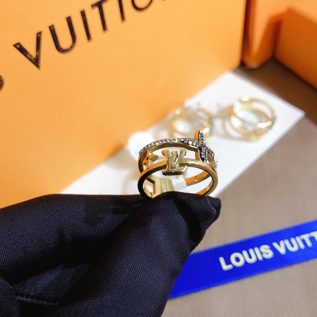 Replica LOUIS VUITTON Ring